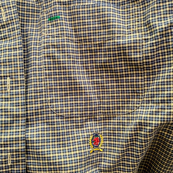 Men’s long sleeve Tommy Hilfiger  black and beige L shirt with a front pocket - Picture 3 of 3